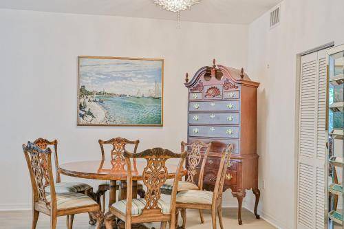 Photo of Livingroom in Vanderbilt Beach