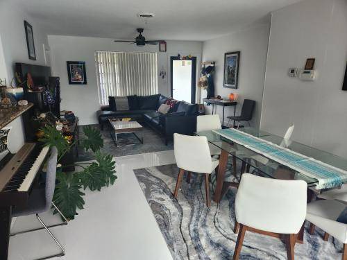 Photo of Others in Coral Ridge Isles