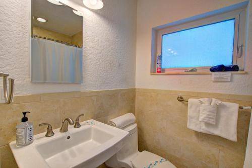Photo of Bathroom in Hendricks and Venice Isles