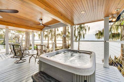 Photo of Patio Balcony in Cypress Gardens