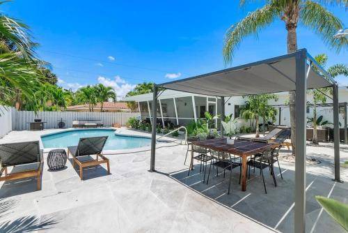 Photo of Others in Dolphin Isles