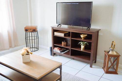 Photo of Livingroom in Mid Beach