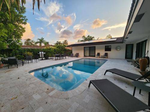 Photo of Others in Coral Ridge Isles
