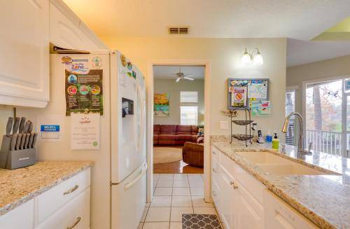 Photo of Kitchen in Weeki Wachee Gardens
