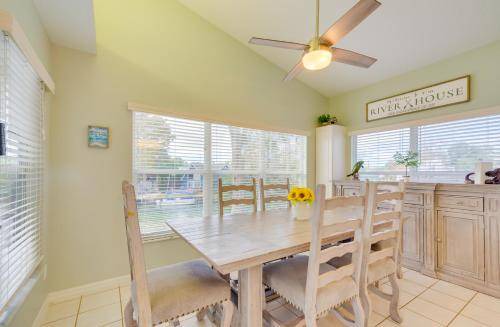 Photo of Kitchen in Weeki Wachee Gardens