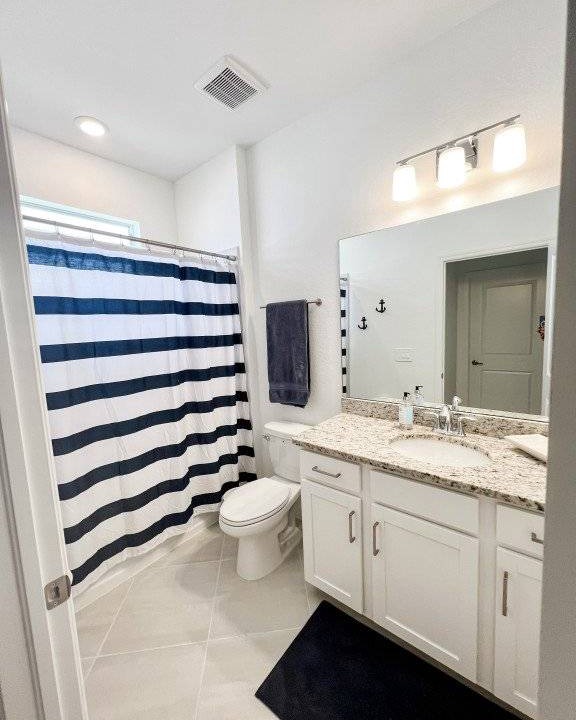 Photo of Bathroom in River Hall