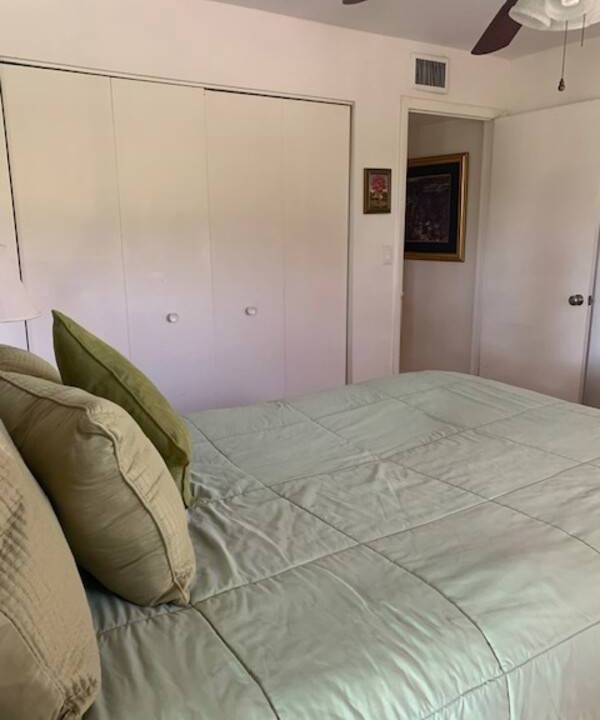 Photo of Bedroom in Ludlam
