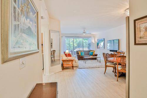 Photo of Livingroom in Vanderbilt Beach