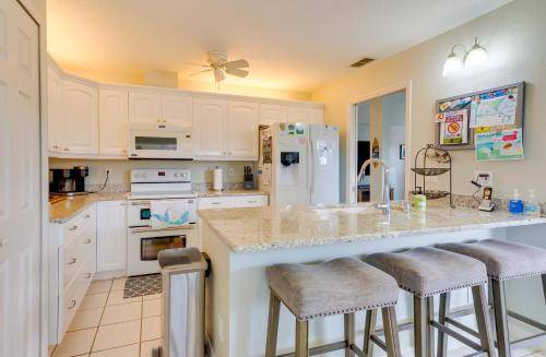 Photo of Kitchen in Weeki Wachee Gardens
