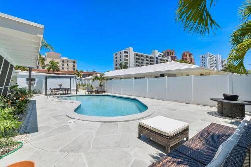 Photo of Others in Dolphin Isles