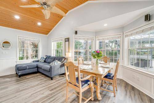 Photo of Livingroom in Cypress Gardens
