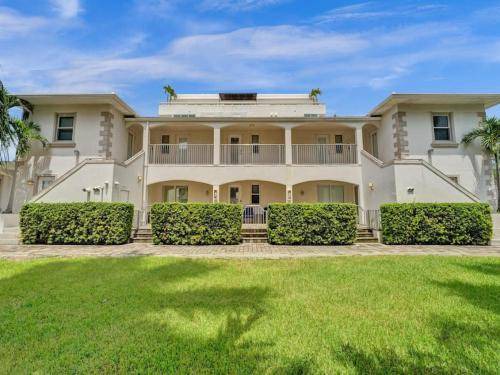Photo of Buildings in Hendricks and Venice Isles