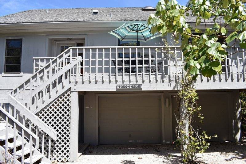Photo of Buildings in Gulf Pines