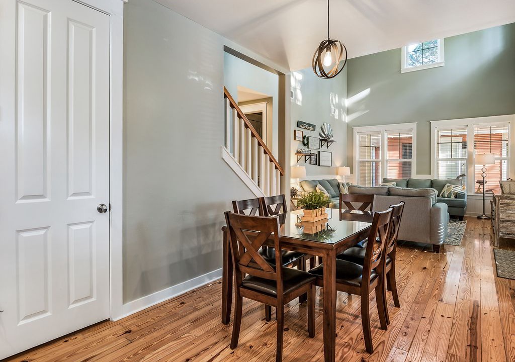 Photo of Livingroom in Laurel Grove