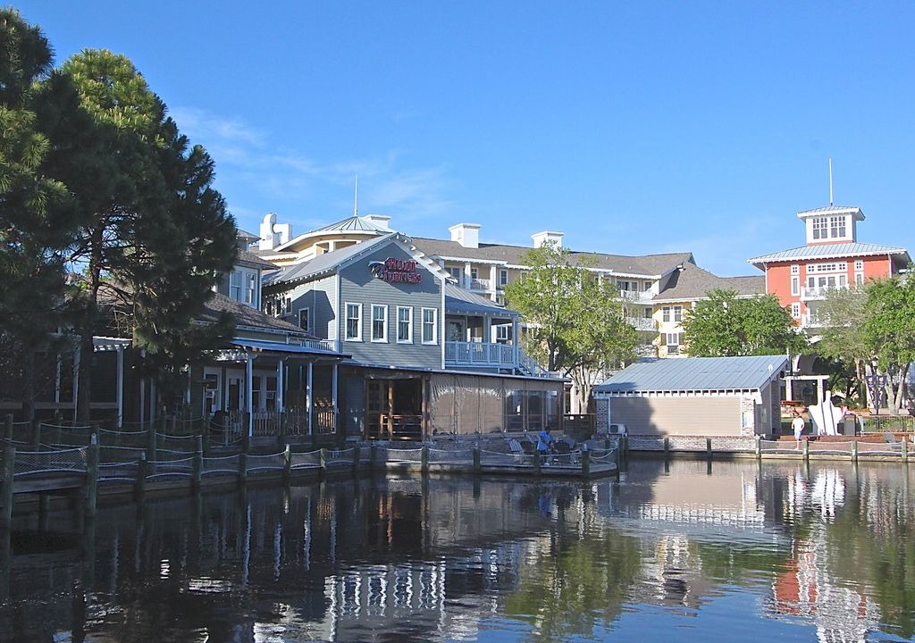 Photo of Buildings in Laurel Grove