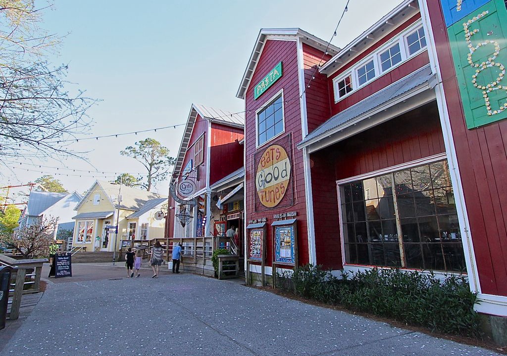 Photo of Buildings in Laurel Grove