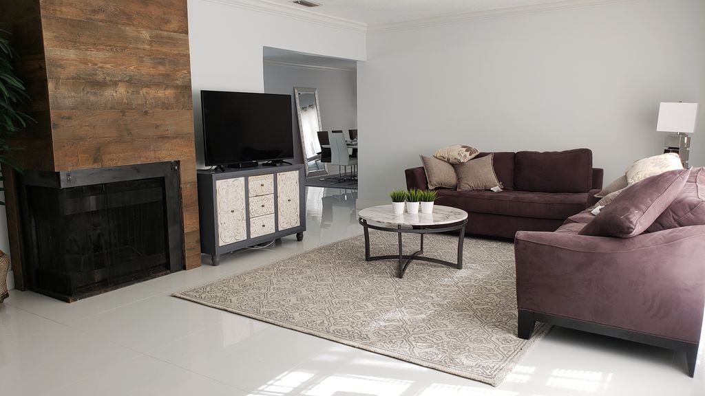 Photo of Livingroom in Coral Ridge Isles