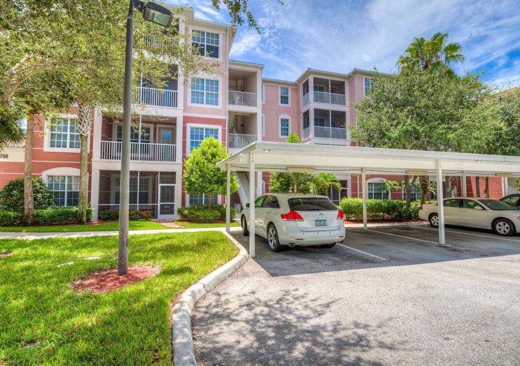 Photo of Buildings in Majestic Palms