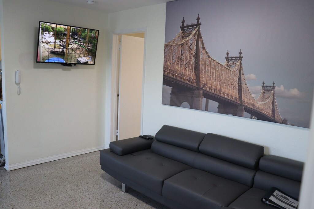 Photo of Livingroom in Edgewood