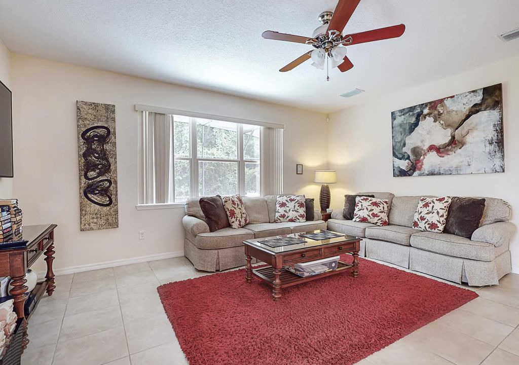 Photo of Livingroom in Ridgewood Lakes