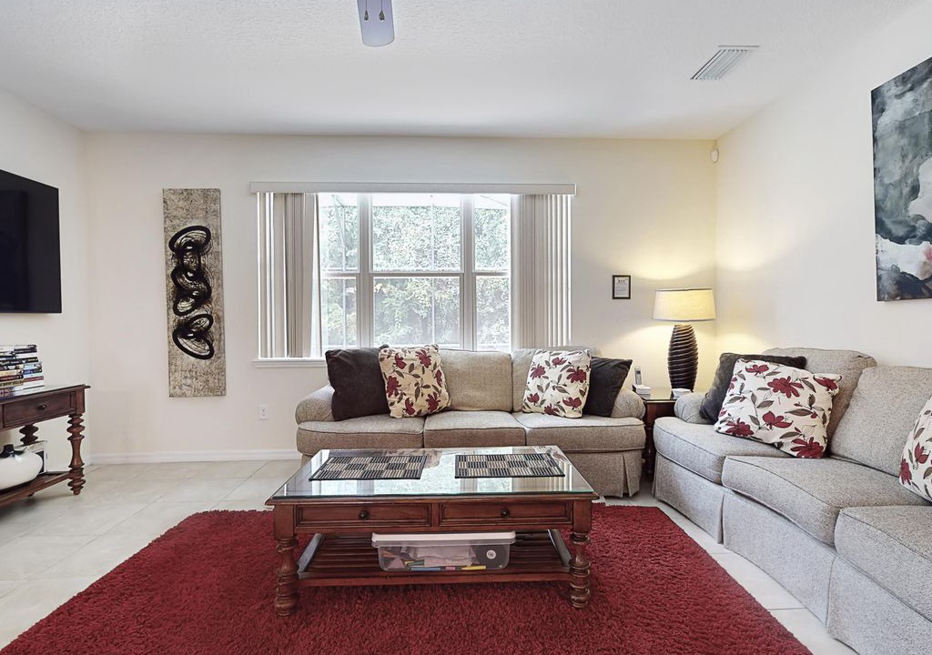 Photo of Livingroom in Ridgewood Lakes