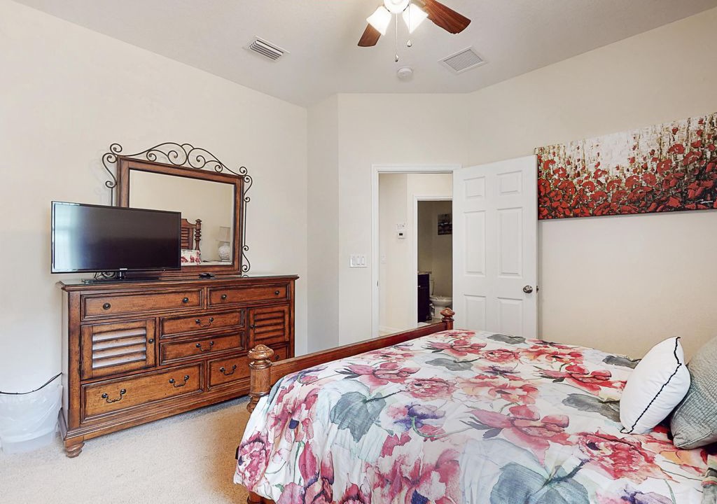 Photo of Bedroom in Ridgewood Lakes