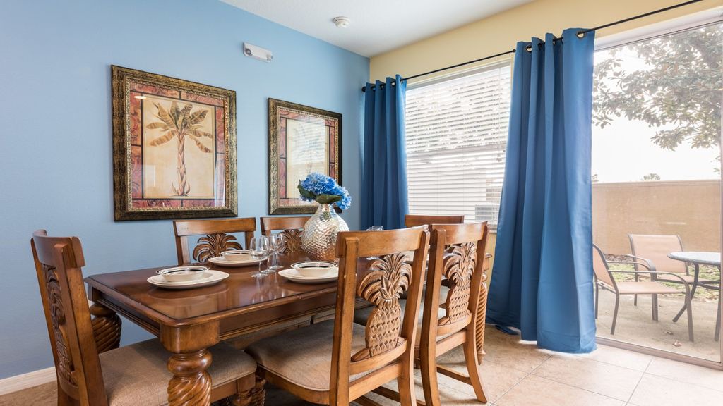 Photo of Livingroom in Crestwynd Bay
