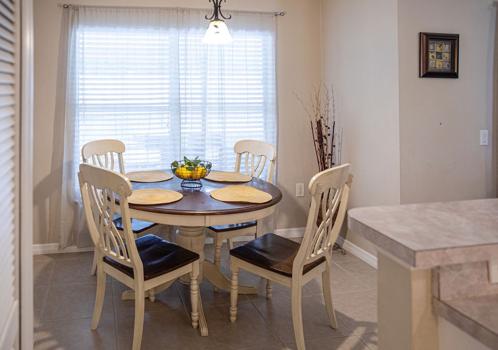 Photo of Livingroom in Greater Groves