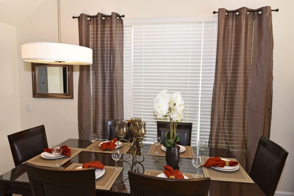 Photo of Livingroom in Four Corners