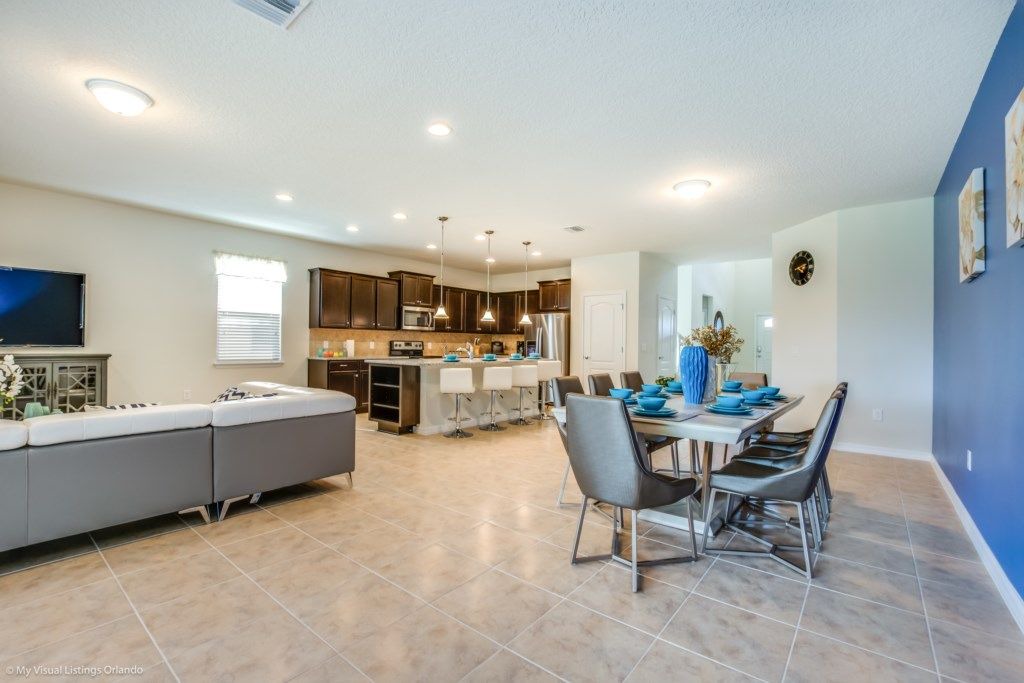 Photo of Livingroom in Four Corners