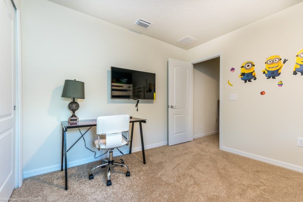 Photo of Livingroom in Four Corners