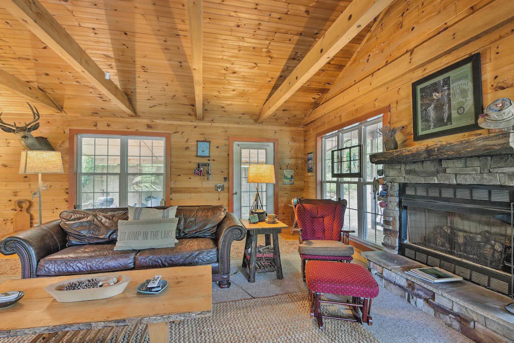 Photo of Livingroom in Mountain Rest
