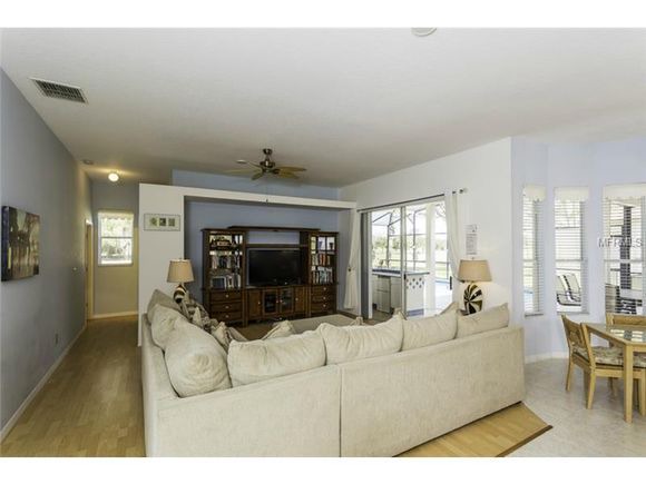 Photo of Livingroom in Ridgewood Lakes