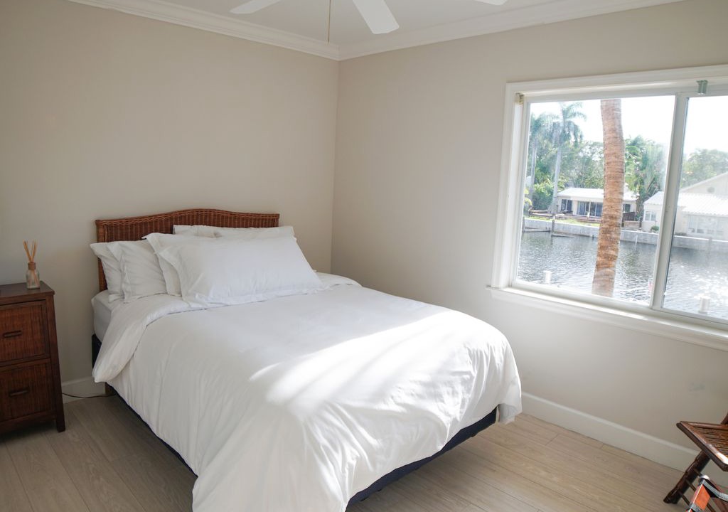 Photo of Bedroom in Hendricks and Venice Isles