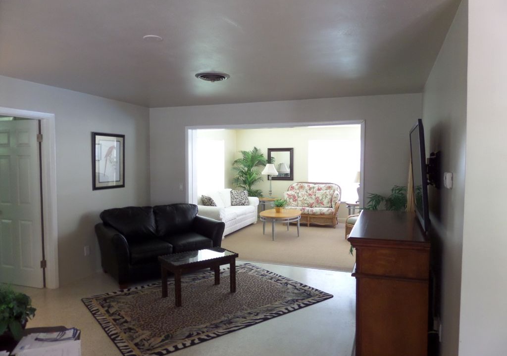 Photo of Livingroom in Central Beach