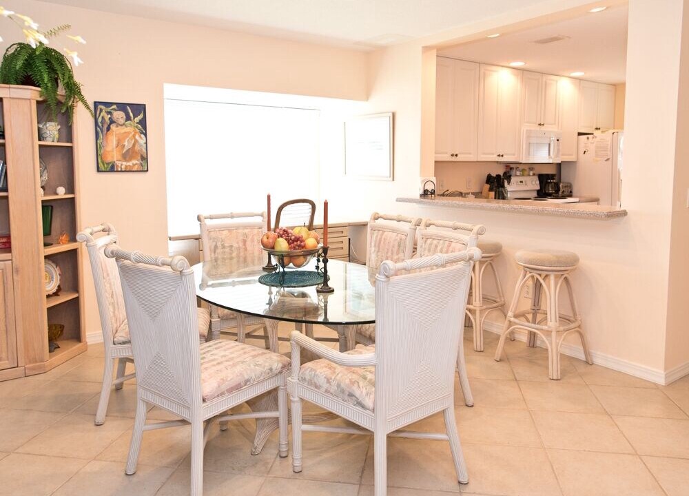 Photo of Livingroom in Crescent Beach