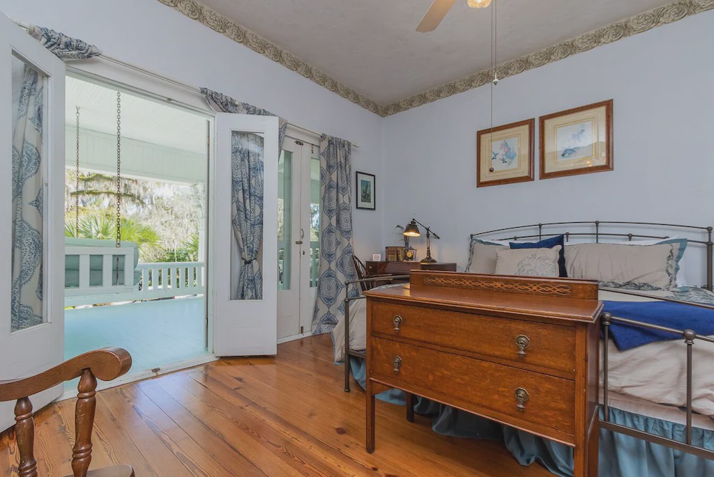 Photo of Others in Micanopy