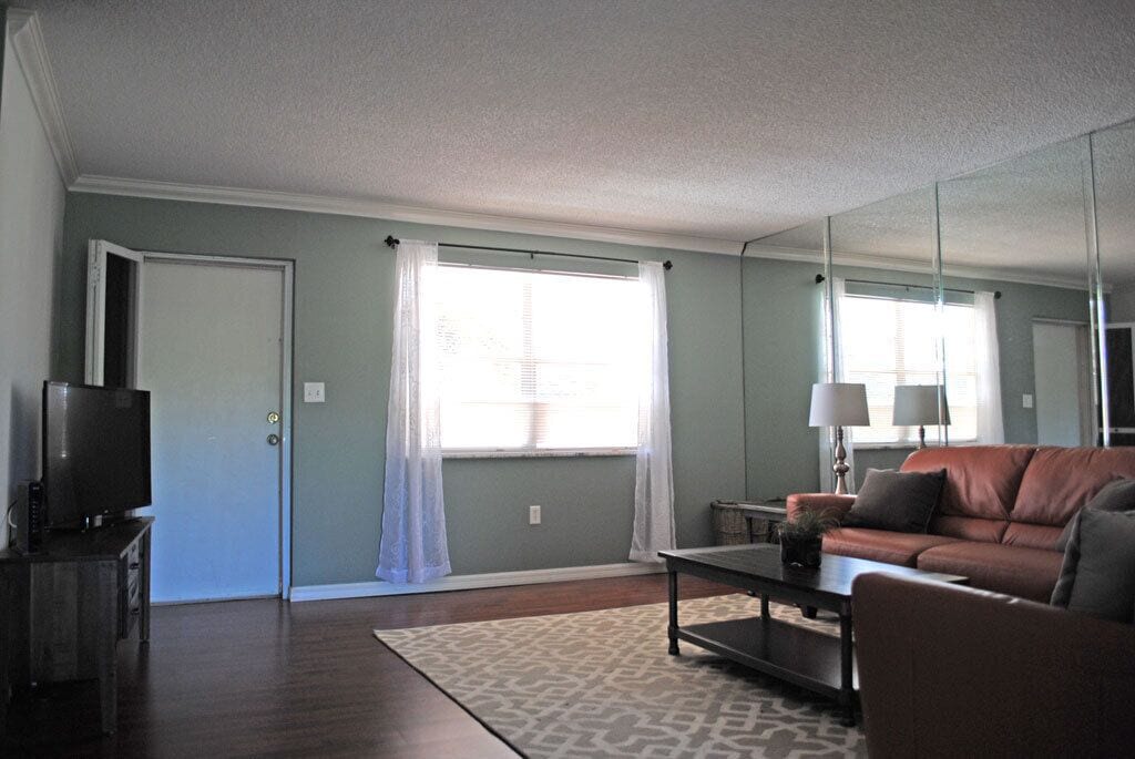 Photo of Livingroom in Palm River Estates