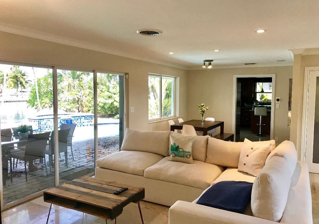 Photo of Livingroom in Coral Ridge Isles