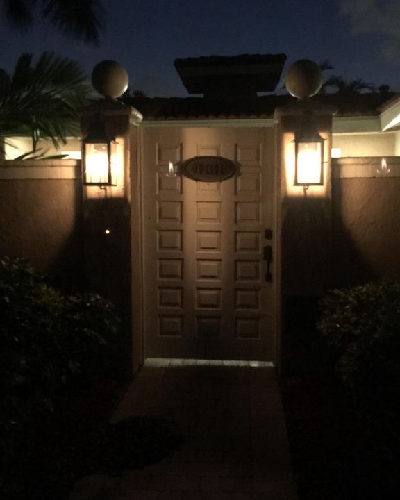 Photo of Buildings in Coral Ridge Isles