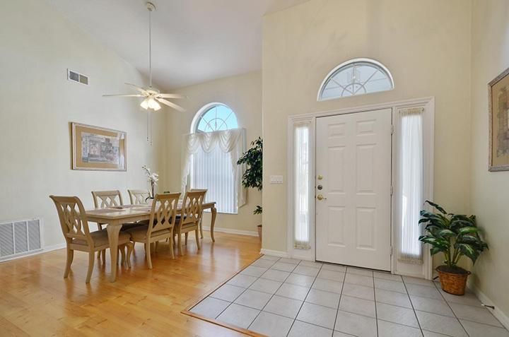 Photo of Livingroom in Greater Groves