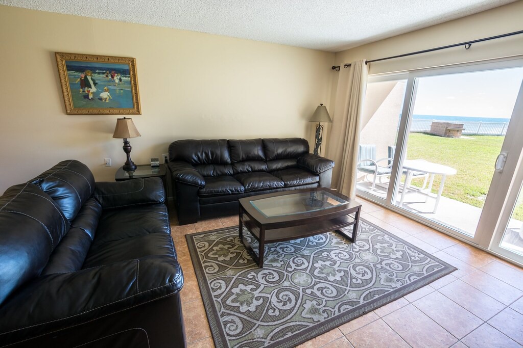 Photo of Livingroom in Satellite Beach