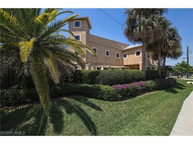 Photo of Buildings in Naples Park