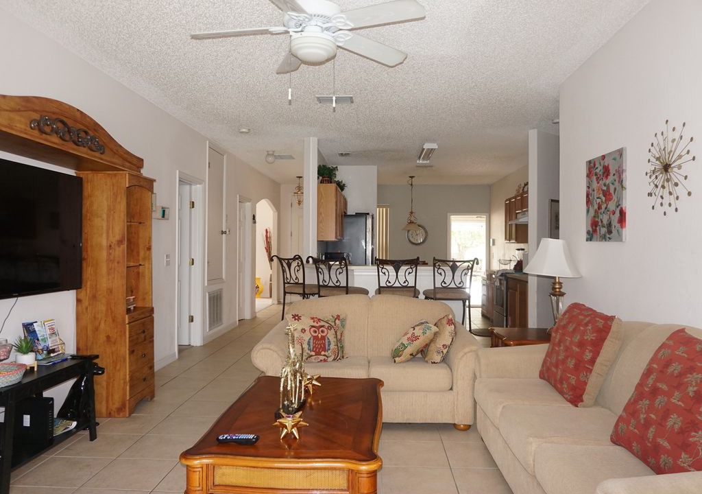 Photo of Livingroom in Sunset Ridge