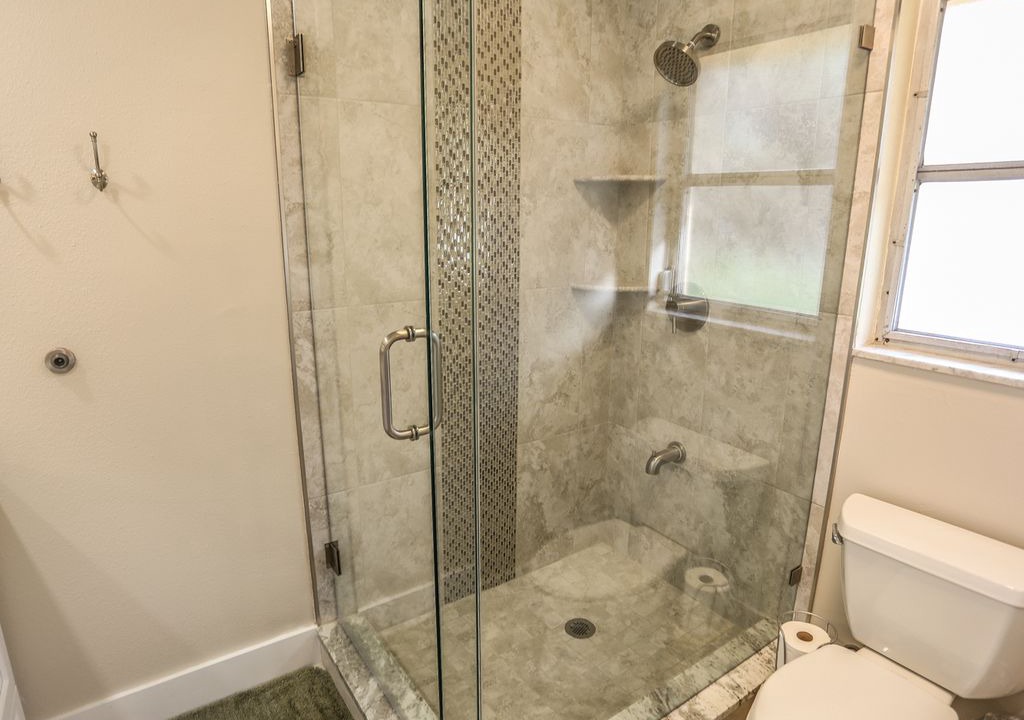 Photo of Bathroom in Laguna Shores