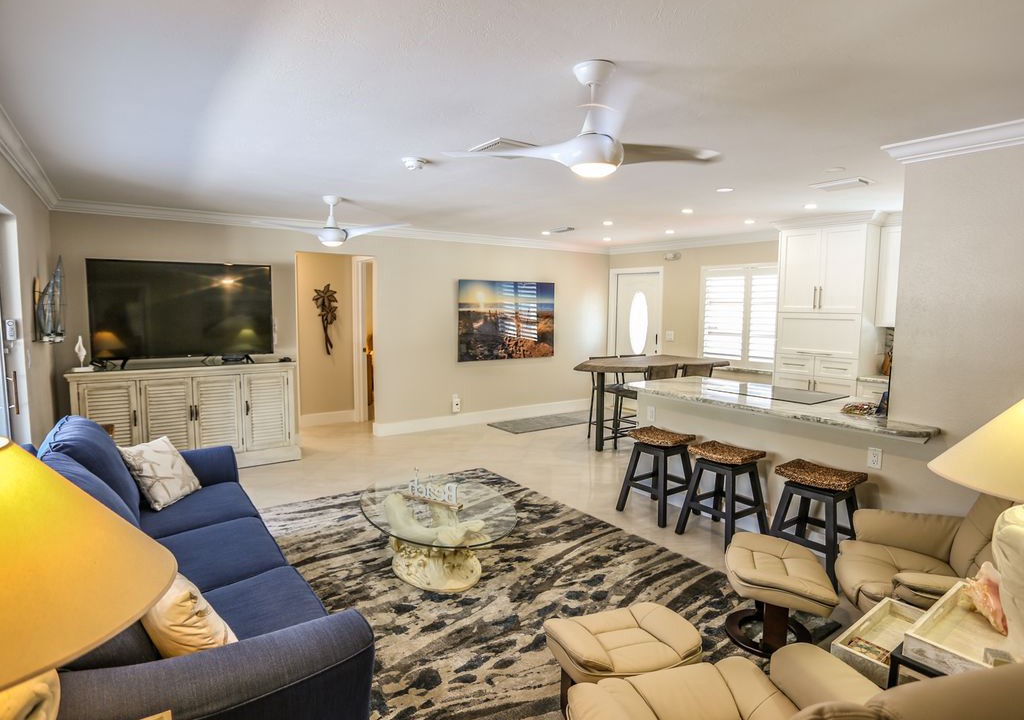 Photo of Livingroom in Laguna Shores