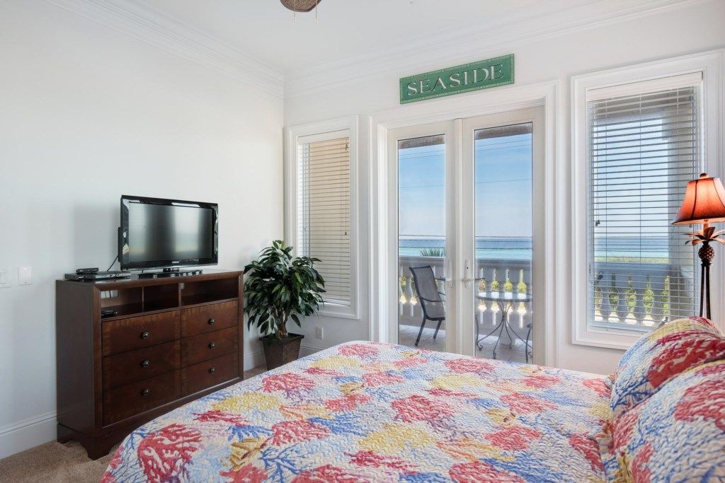 Photo of Bedroom in Laguna Beach