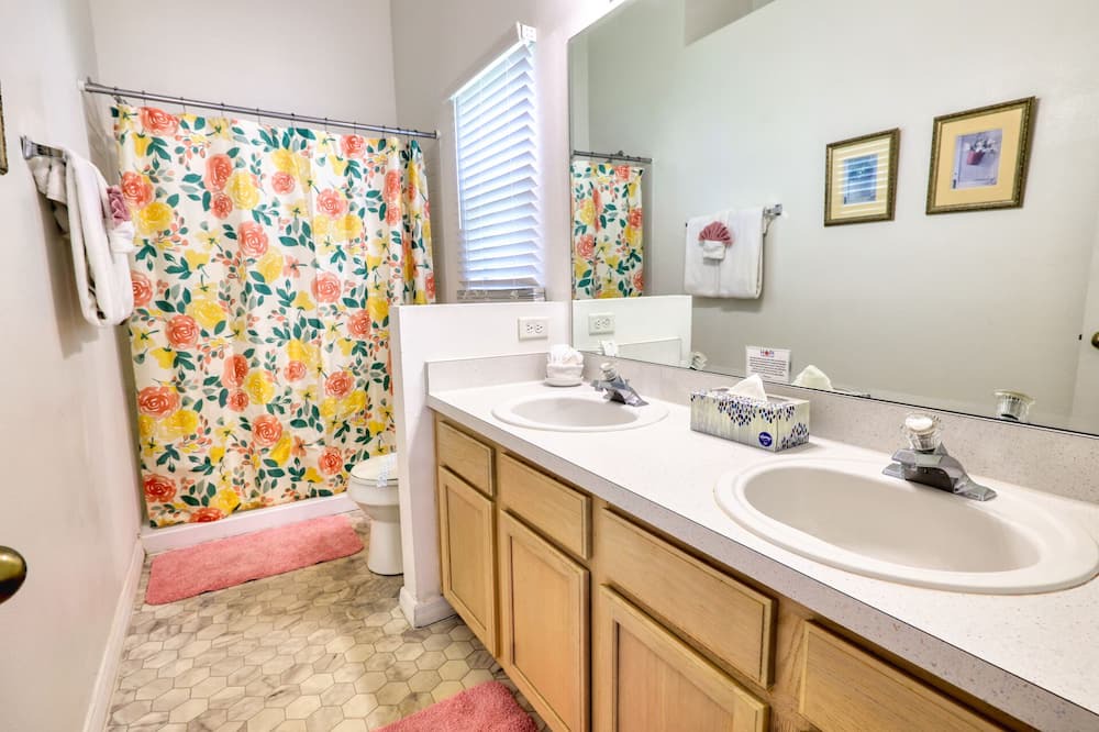 Photo of Bathroom in Clear Creek
