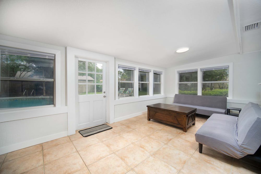 Photo of Livingroom in Southside