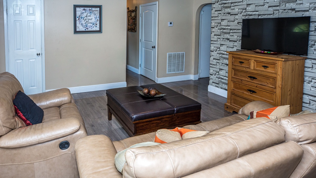 Photo of Livingroom in Azalea Park